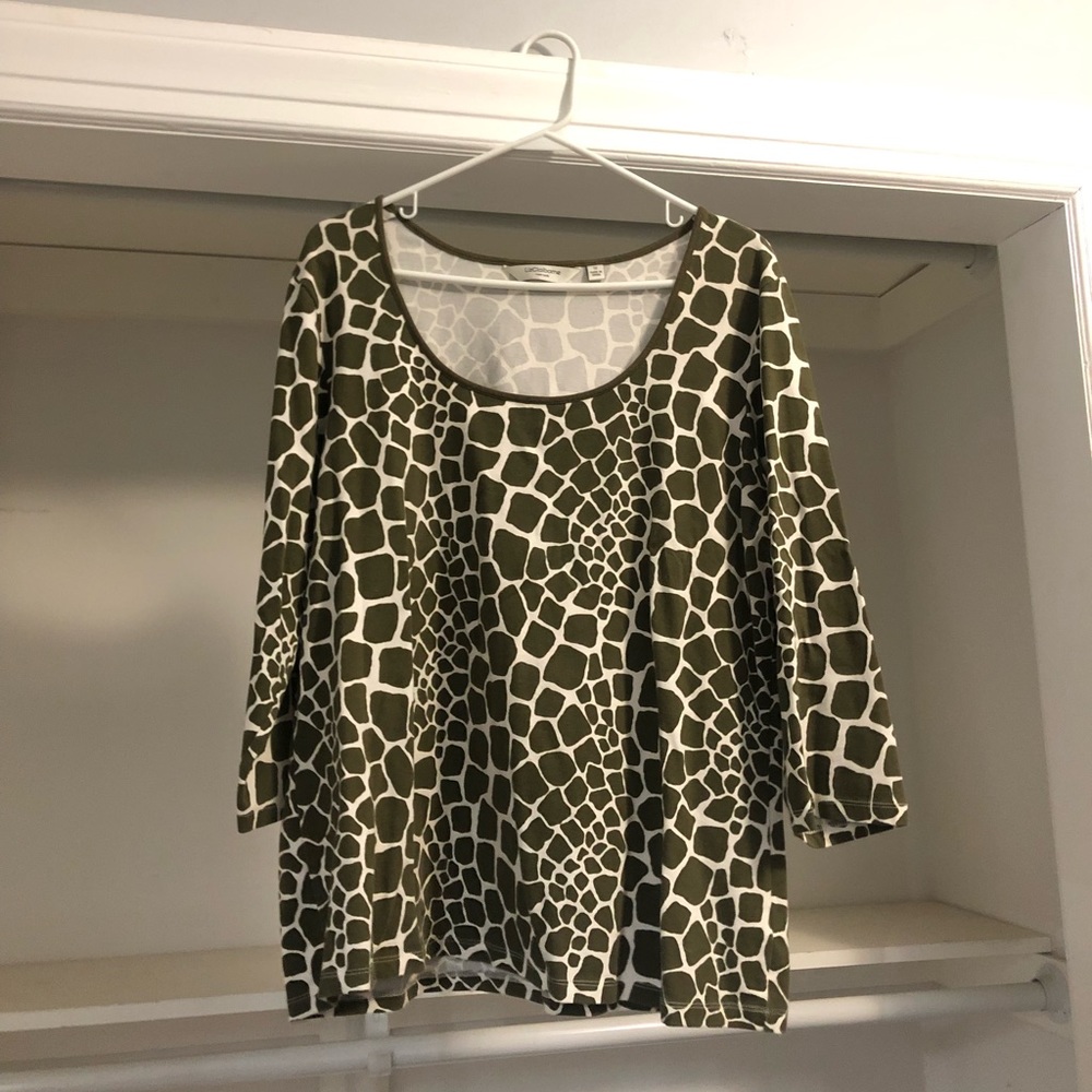 Liz Claiborne Giraffe Top 1X 27inches long Smoke Free Home Sage Green